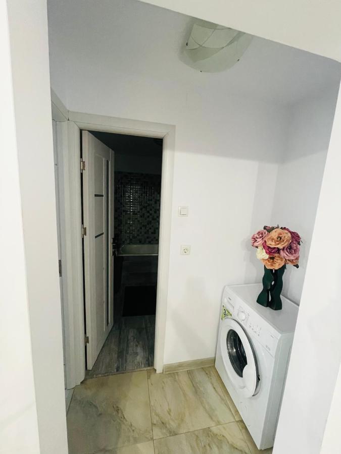 Pinului Residence Apartment Craiova Kültér fotó