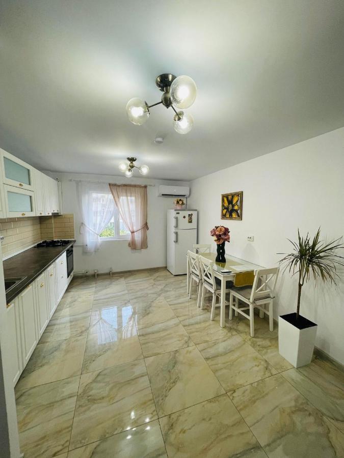 Pinului Residence Apartment Craiova Kültér fotó